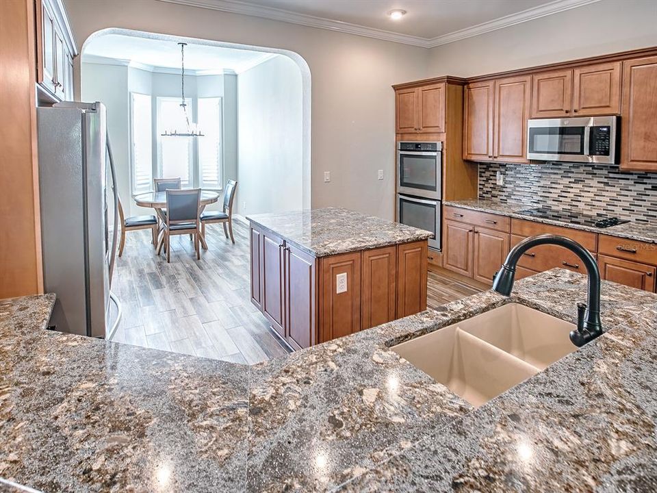 На продажу: $539,900 (3 спален, 2 ванн, 2421 Квадратных фут)