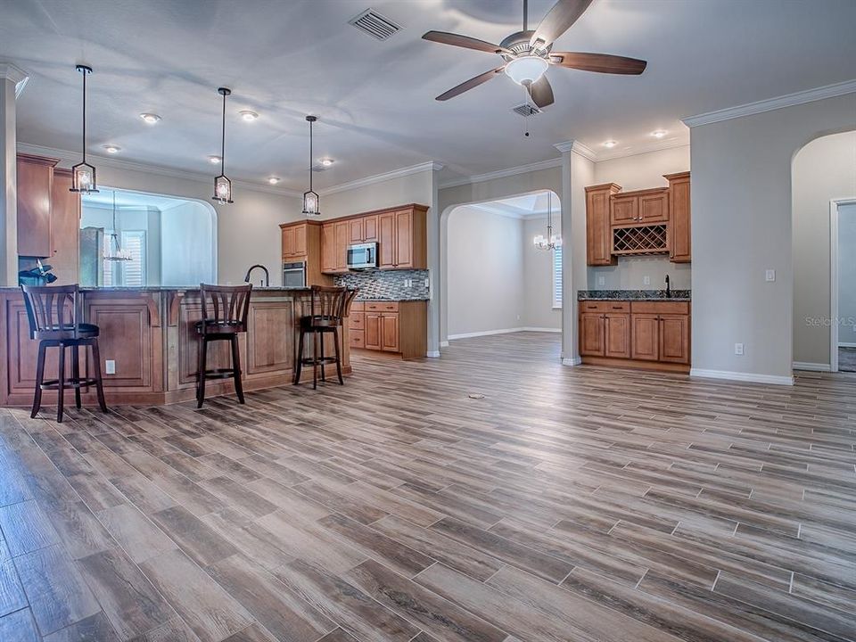 На продажу: $539,900 (3 спален, 2 ванн, 2421 Квадратных фут)