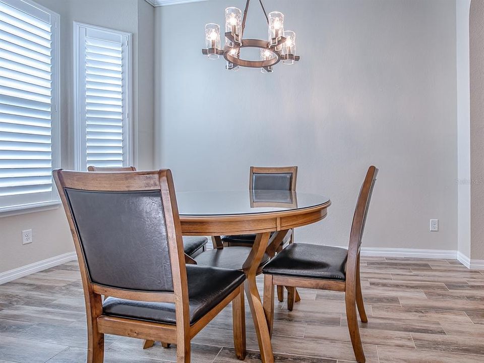 На продажу: $539,900 (3 спален, 2 ванн, 2421 Квадратных фут)