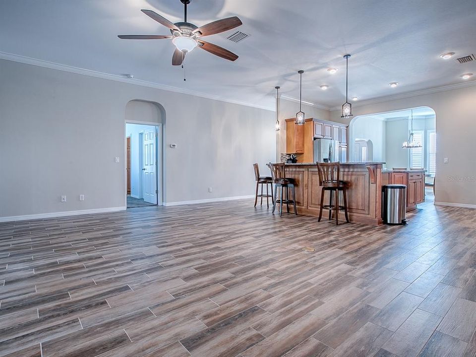 На продажу: $539,900 (3 спален, 2 ванн, 2421 Квадратных фут)