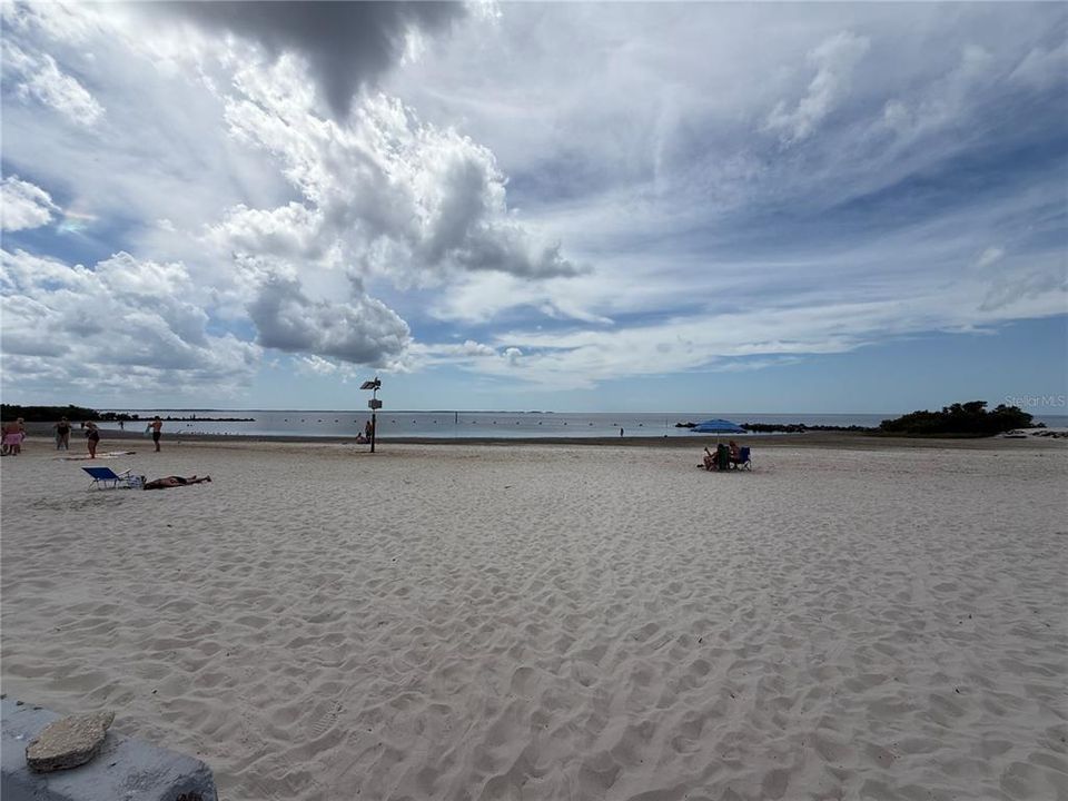 待售: $23,900 (0.27 acres)