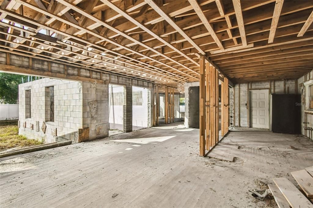 На продажу: $389,000 (0.22 acres)