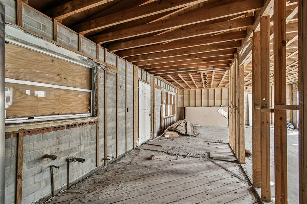 На продажу: $389,000 (0.22 acres)