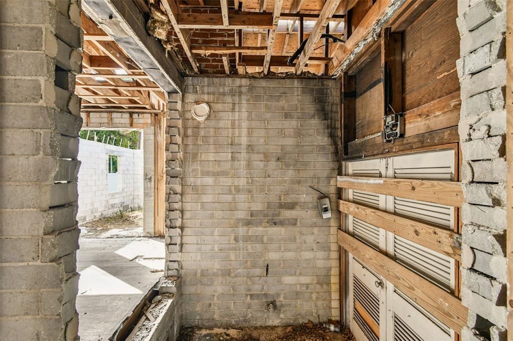 На продажу: $389,000 (0.22 acres)