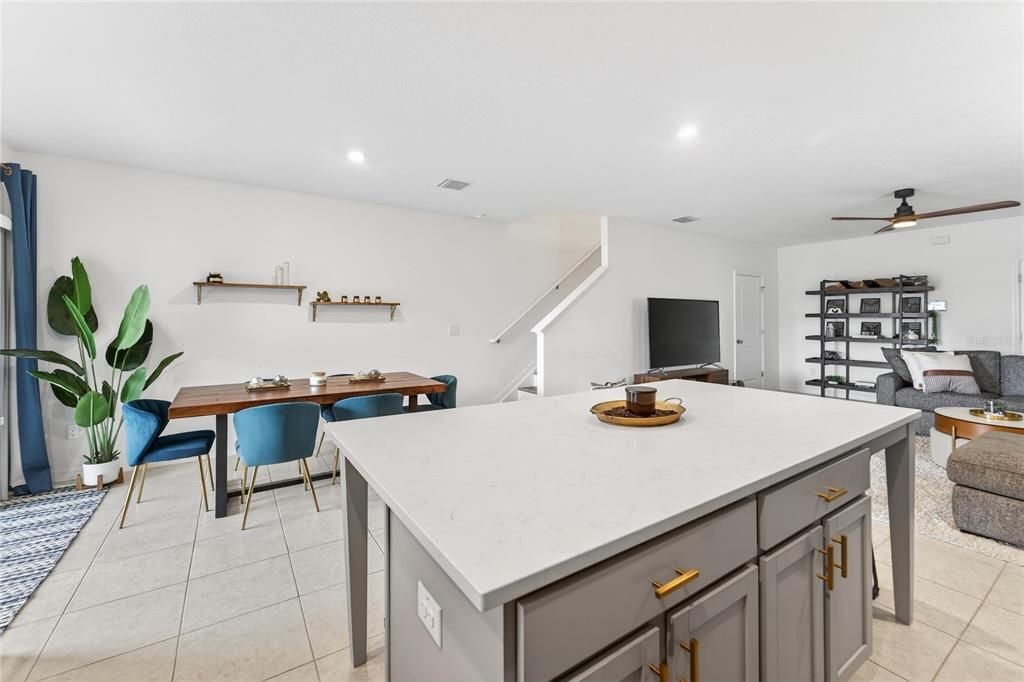 В аренду: $2,250 (3 спален, 2 ванн, 1727 Квадратных фут)