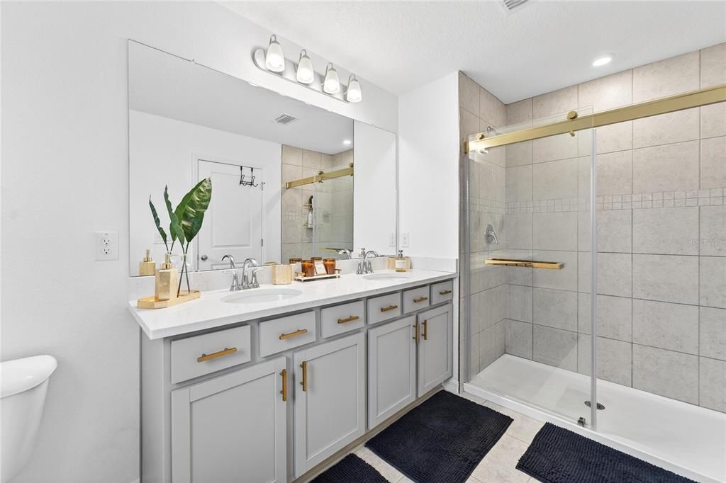 В аренду: $2,250 (3 спален, 2 ванн, 1727 Квадратных фут)