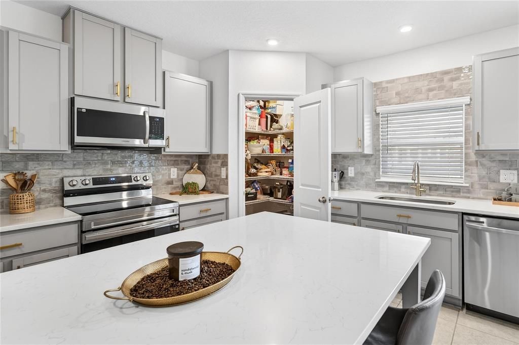 В аренду: $2,250 (3 спален, 2 ванн, 1727 Квадратных фут)