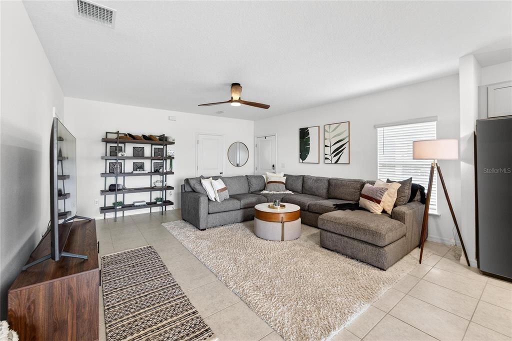 В аренду: $2,250 (3 спален, 2 ванн, 1727 Квадратных фут)