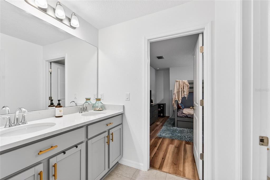 В аренду: $2,250 (3 спален, 2 ванн, 1727 Квадратных фут)