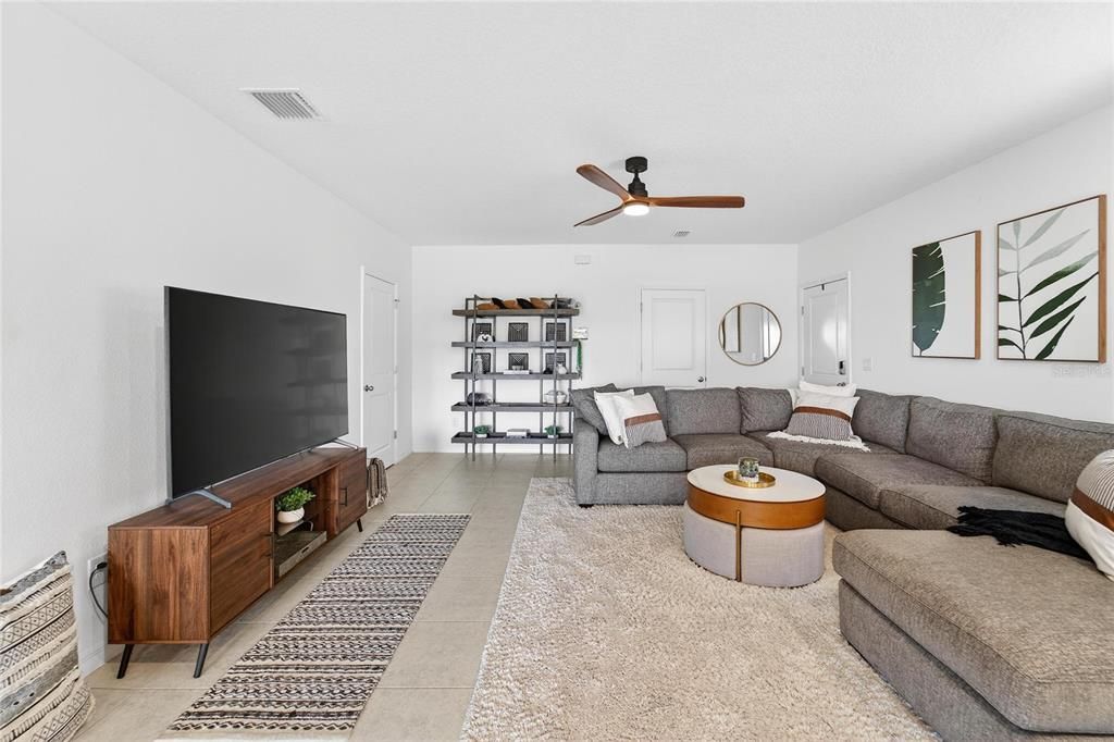 В аренду: $2,250 (3 спален, 2 ванн, 1727 Квадратных фут)