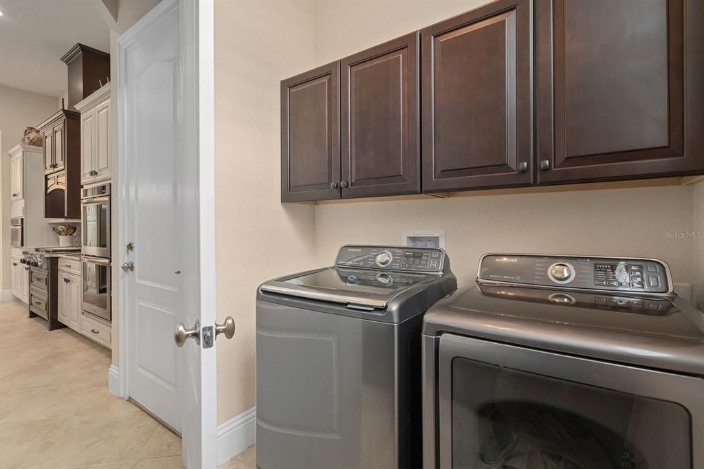 En Venta: $1,850,000 (6 camas, 5 baños, 4296 Pies cuadrados)