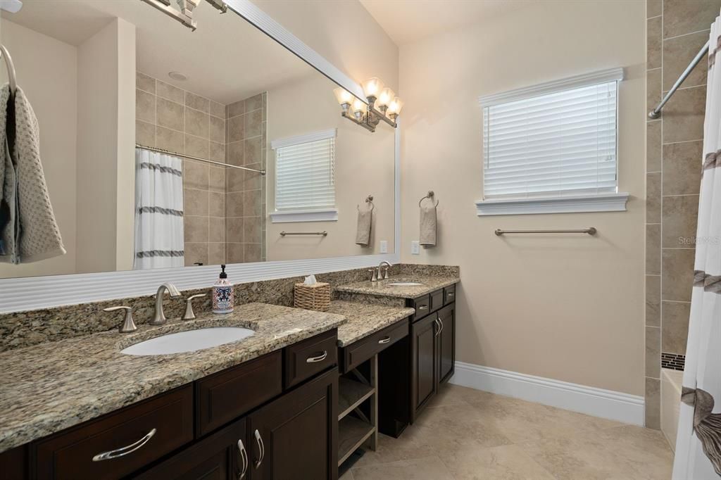 En Venta: $1,850,000 (6 camas, 5 baños, 4296 Pies cuadrados)