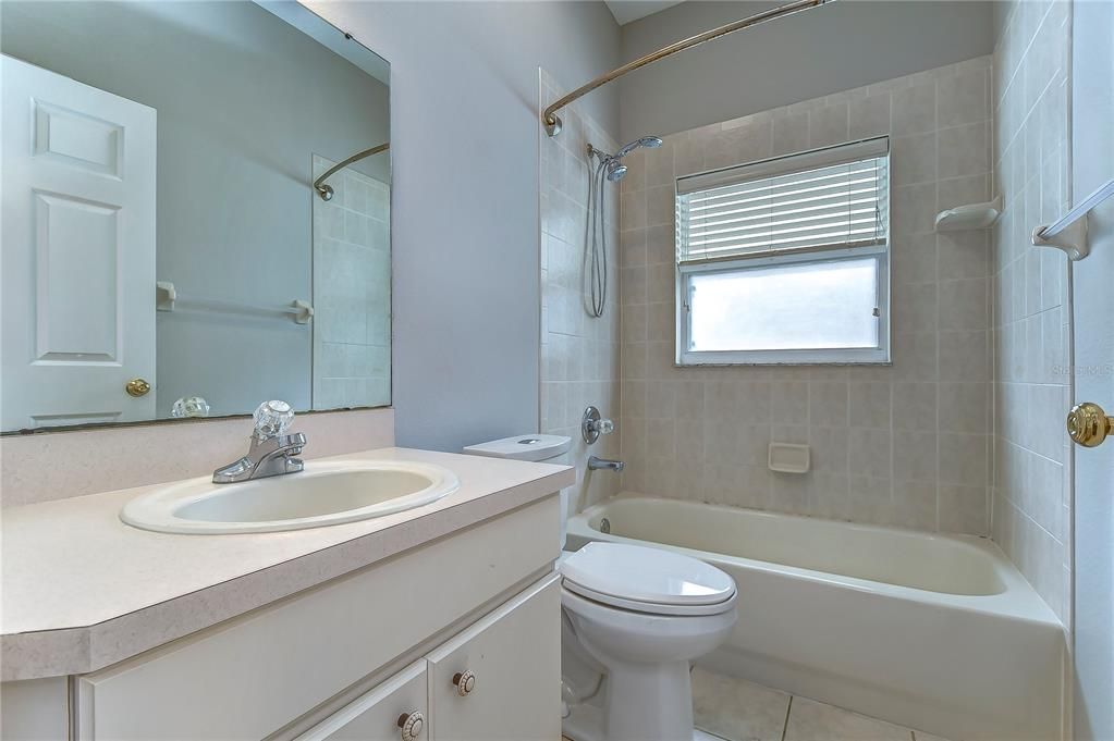 For Rent: $2,875 (4 beds, 2 baths, 2421 Square Feet)