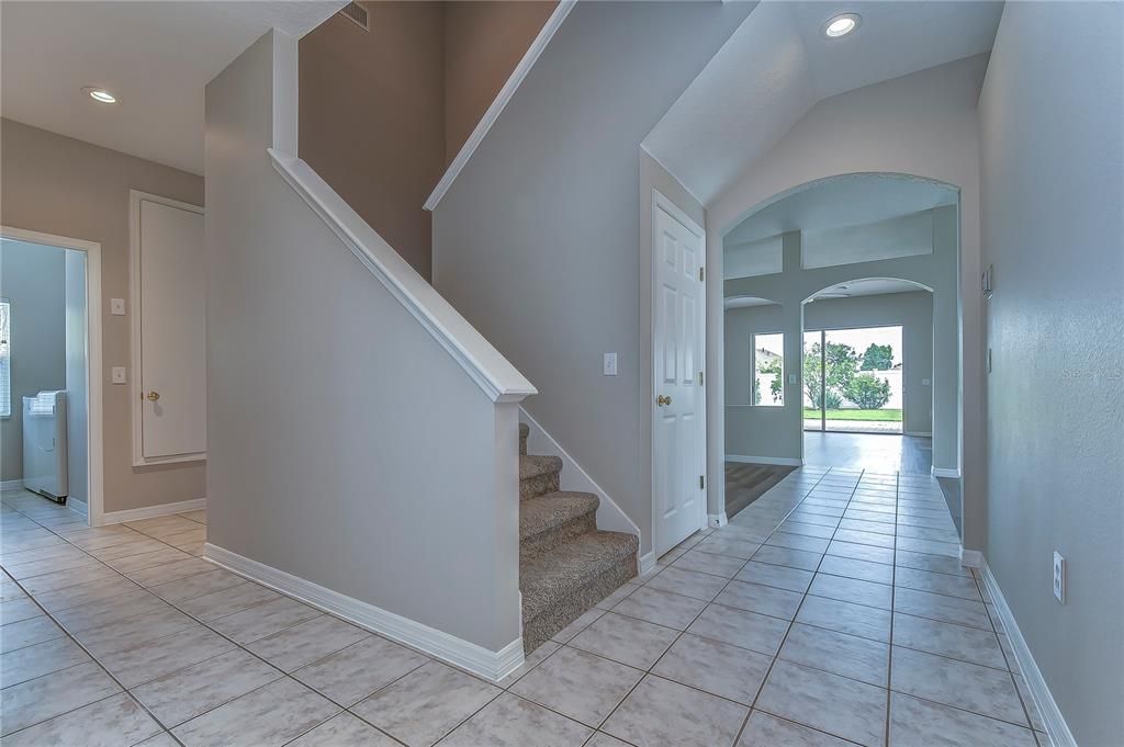 For Rent: $2,875 (4 beds, 2 baths, 2421 Square Feet)