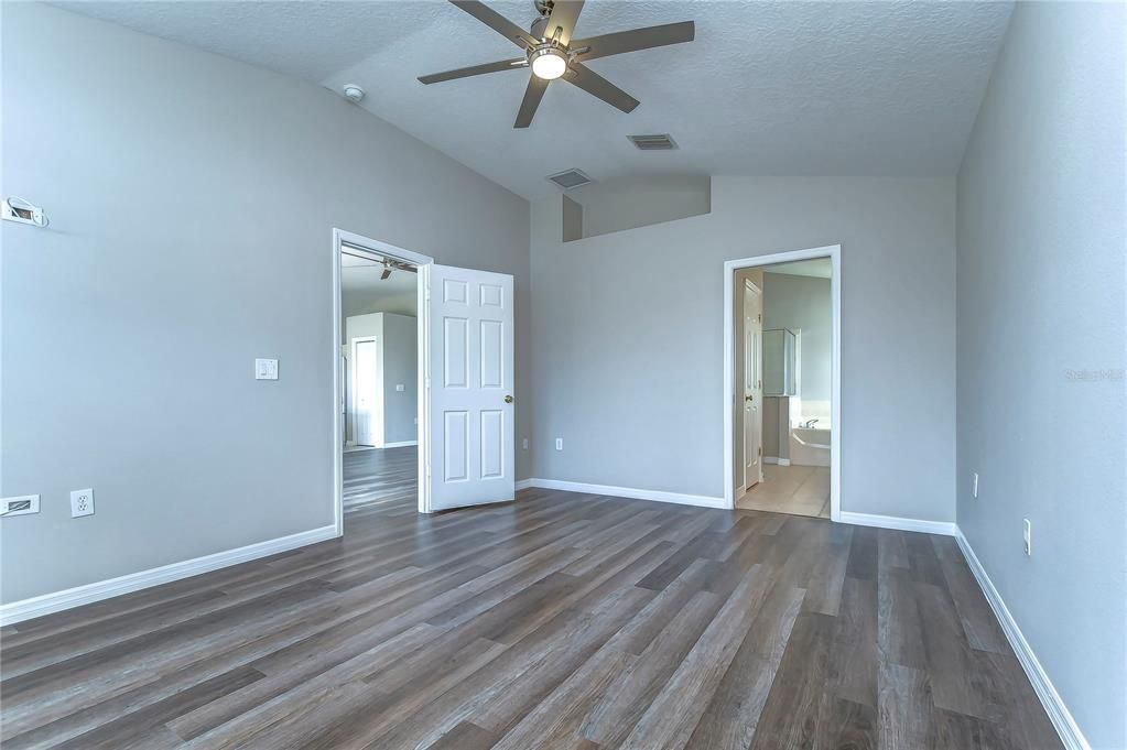 For Rent: $2,875 (4 beds, 2 baths, 2421 Square Feet)
