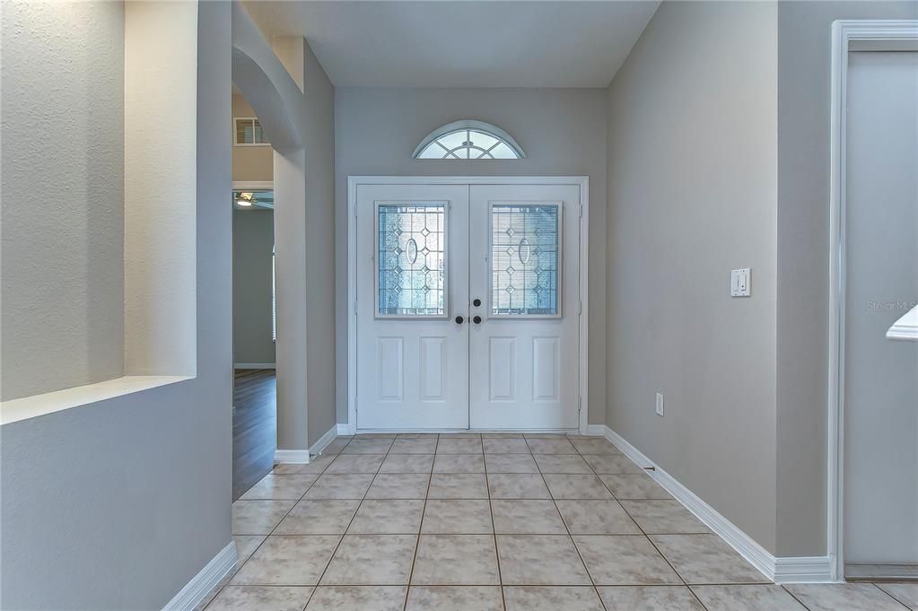 For Rent: $2,875 (4 beds, 2 baths, 2421 Square Feet)