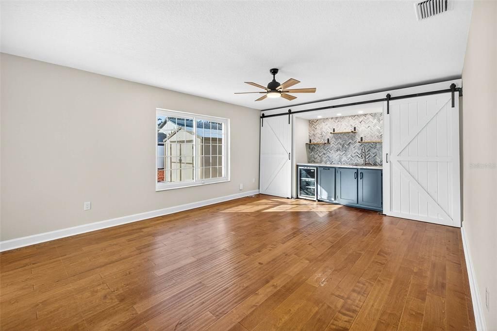 待售: $592,000 (4 贝兹, 3 浴室, 2075 平方英尺)