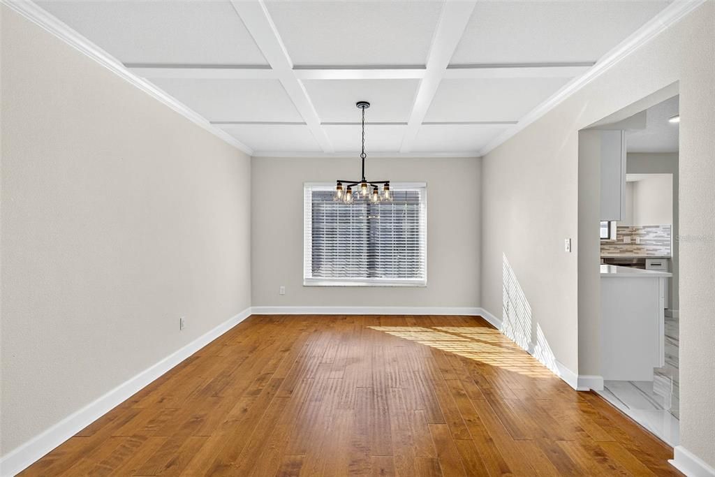 待售: $592,000 (4 贝兹, 3 浴室, 2075 平方英尺)