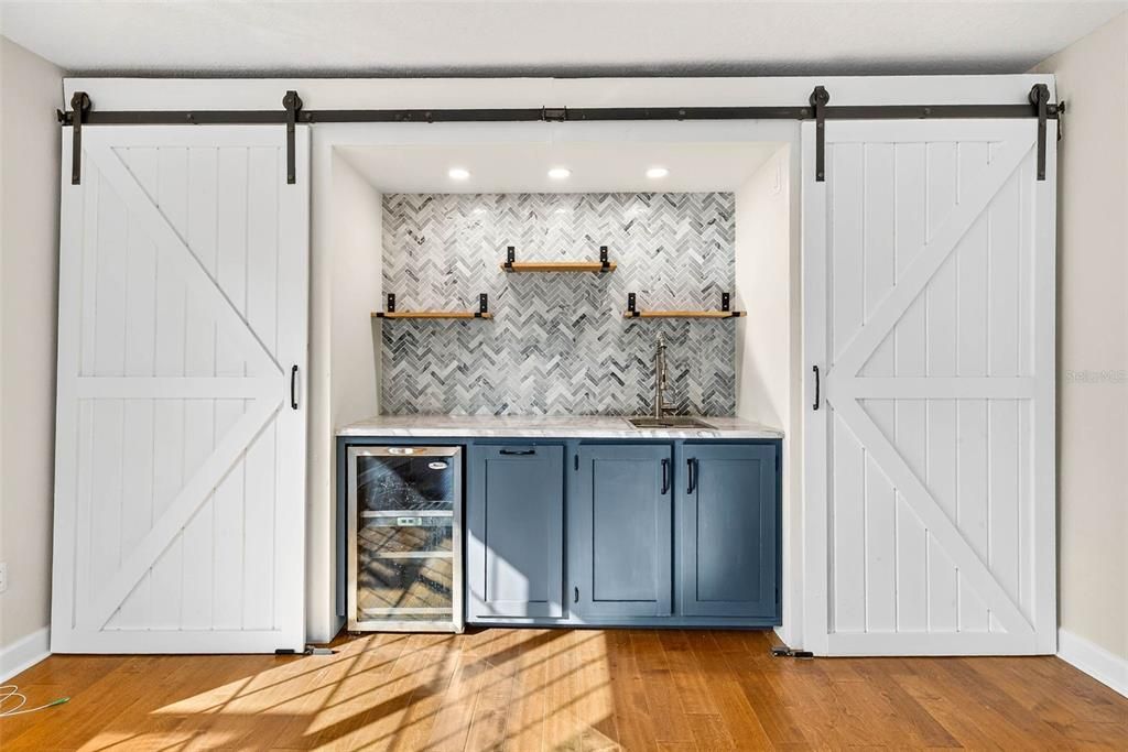 待售: $592,000 (4 贝兹, 3 浴室, 2075 平方英尺)