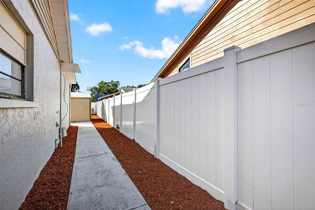 待售: $592,000 (4 贝兹, 3 浴室, 2075 平方英尺)