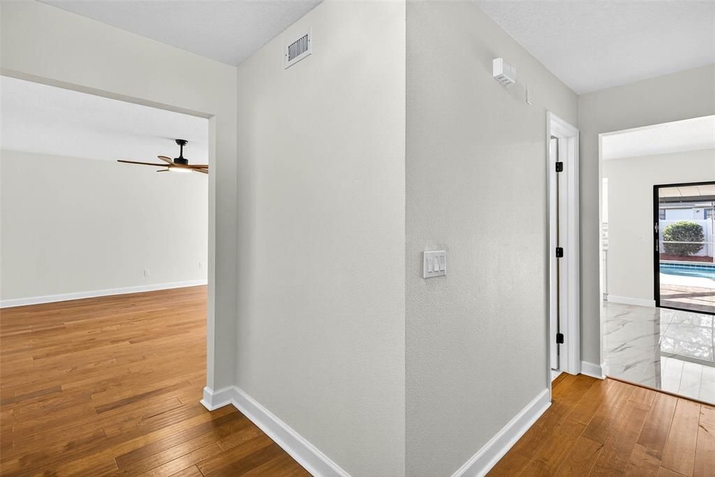 待售: $592,000 (4 贝兹, 3 浴室, 2075 平方英尺)