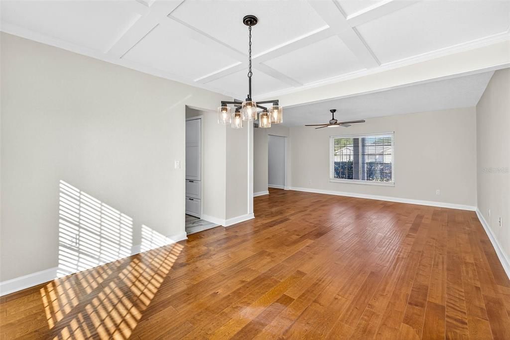 待售: $592,000 (4 贝兹, 3 浴室, 2075 平方英尺)