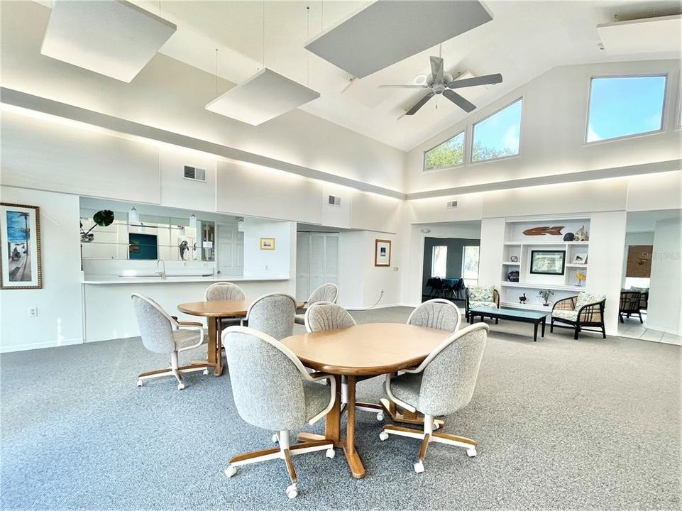 待售: $353,900 (2 贝兹, 2 浴室, 1252 平方英尺)