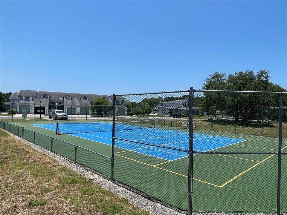 待售: $353,900 (2 贝兹, 2 浴室, 1252 平方英尺)