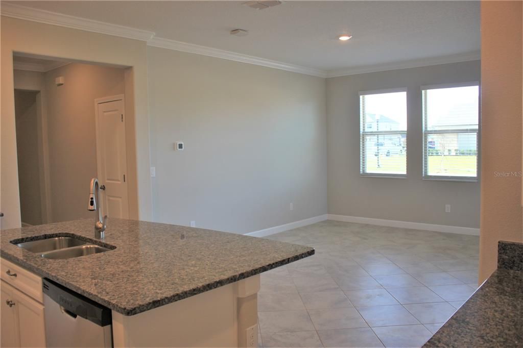 В аренду: $2,900 (4 спален, 3 ванн, 2065 Квадратных фут)