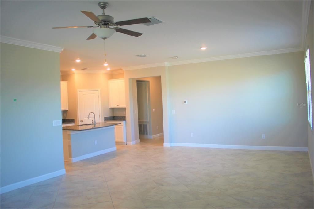 В аренду: $2,900 (4 спален, 3 ванн, 2065 Квадратных фут)