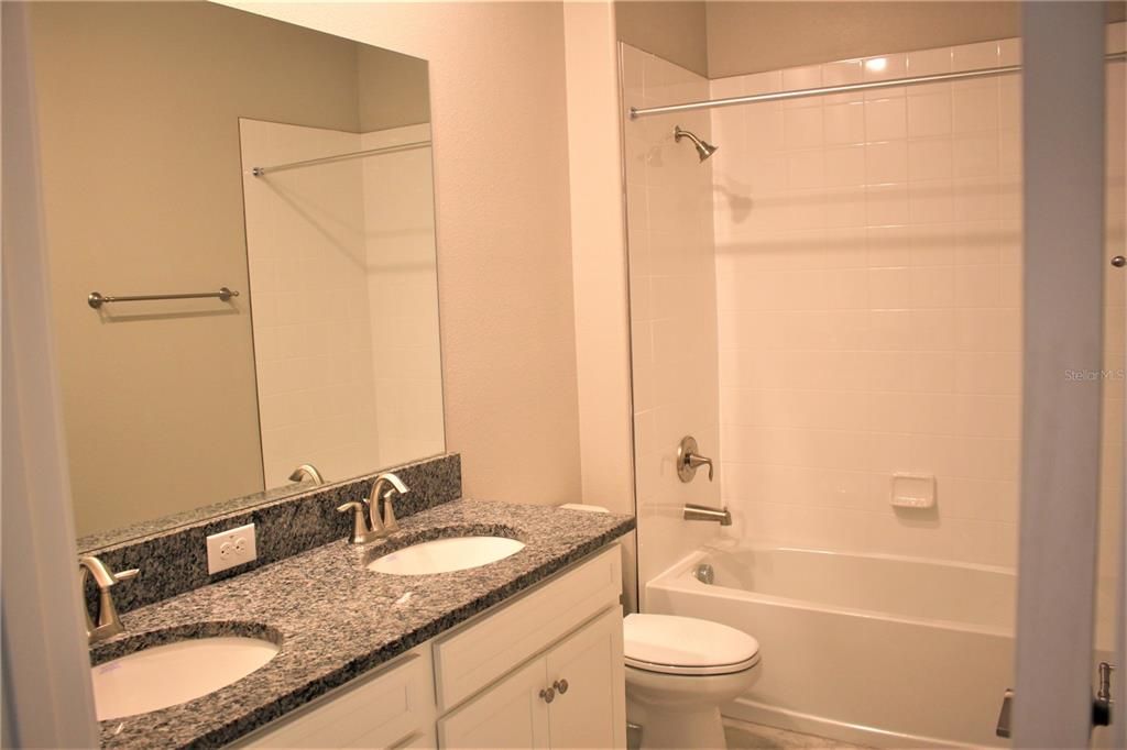 В аренду: $2,900 (4 спален, 3 ванн, 2065 Квадратных фут)