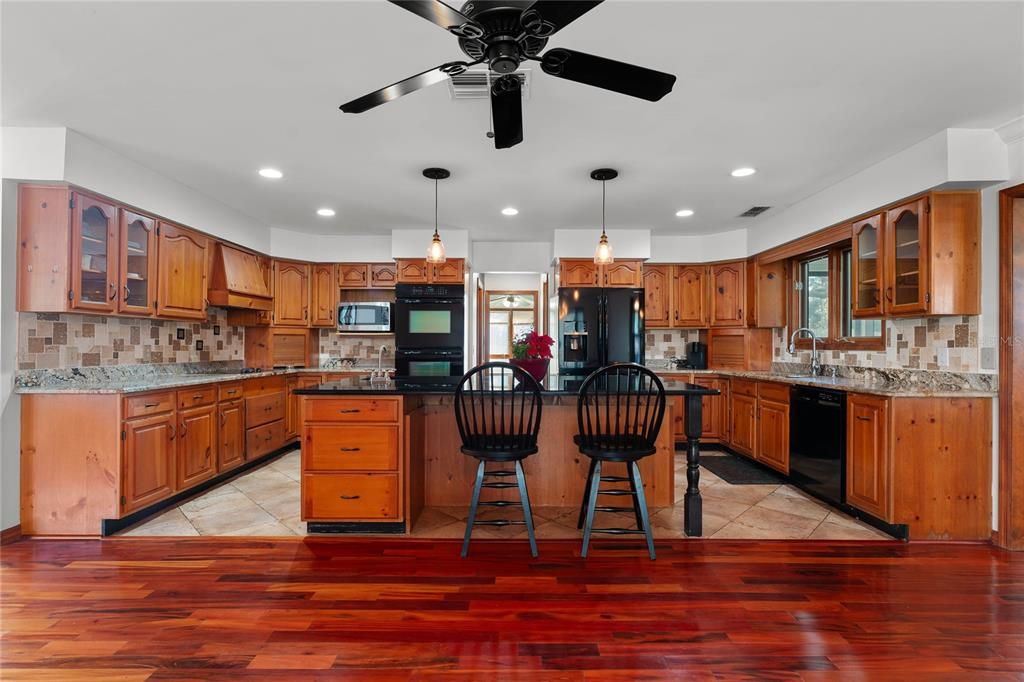 En Venta: $515,000 (3 camas, 3 baños, 2719 Pies cuadrados)