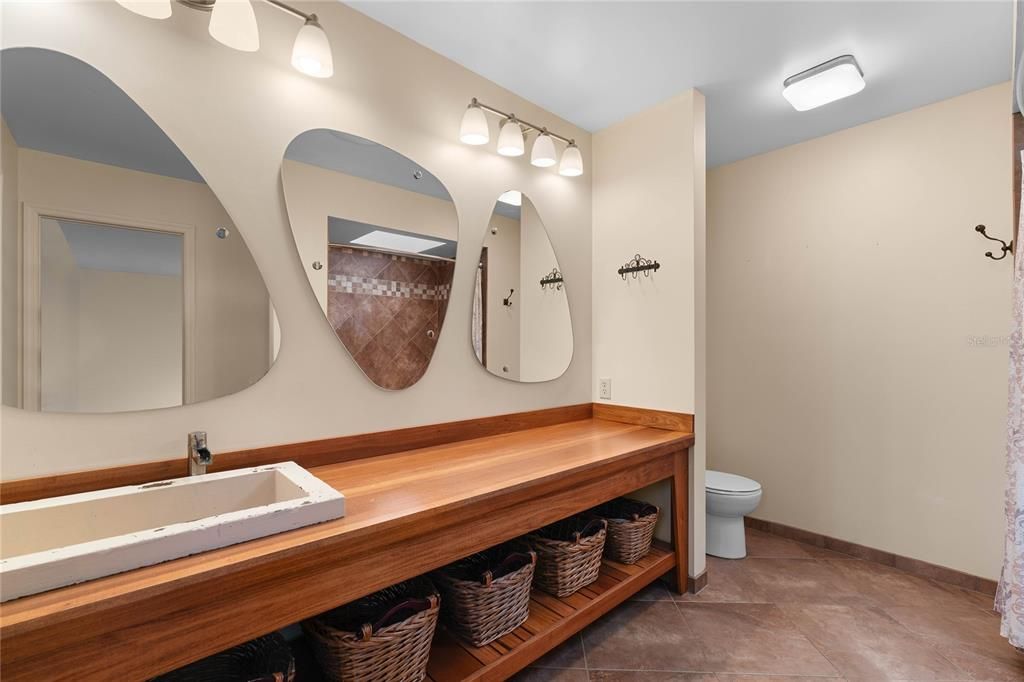 En Venta: $515,000 (3 camas, 3 baños, 2719 Pies cuadrados)