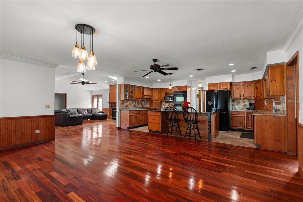 En Venta: $515,000 (3 camas, 3 baños, 2719 Pies cuadrados)