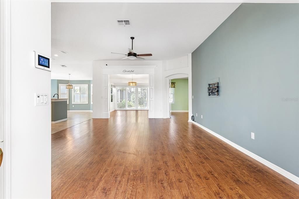 待售: $434,900 (2 贝兹, 2 浴室, 1776 平方英尺)