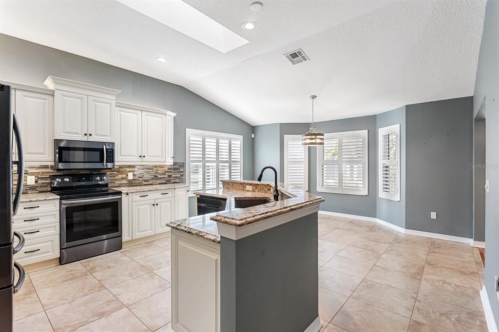 待售: $434,900 (2 贝兹, 2 浴室, 1776 平方英尺)