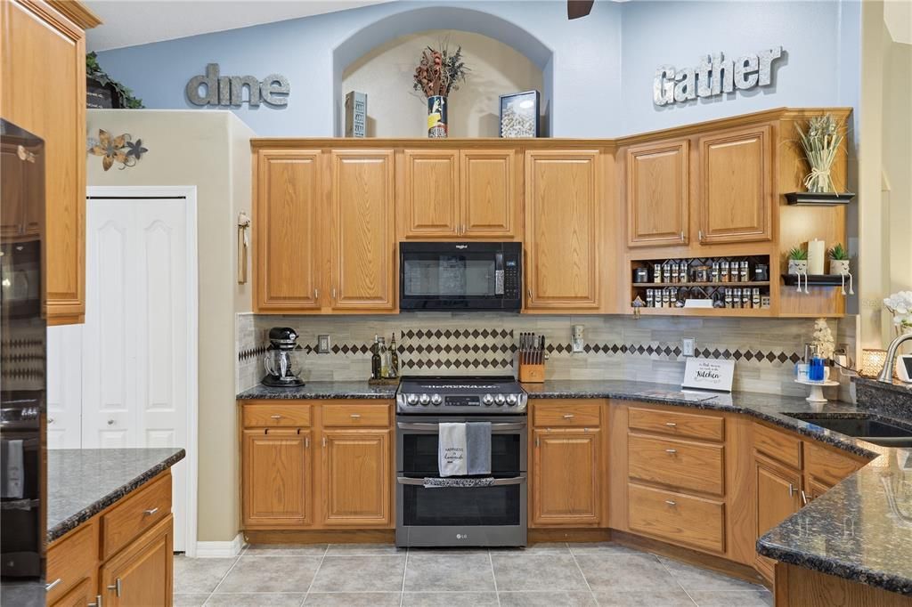 For Sale: $514,900 (4 beds, 3 baths, 2385 Square Feet)