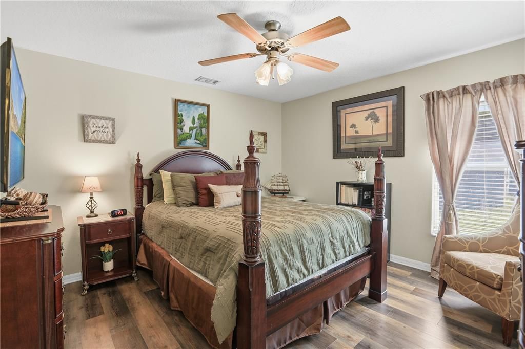 For Sale: $514,900 (4 beds, 3 baths, 2385 Square Feet)