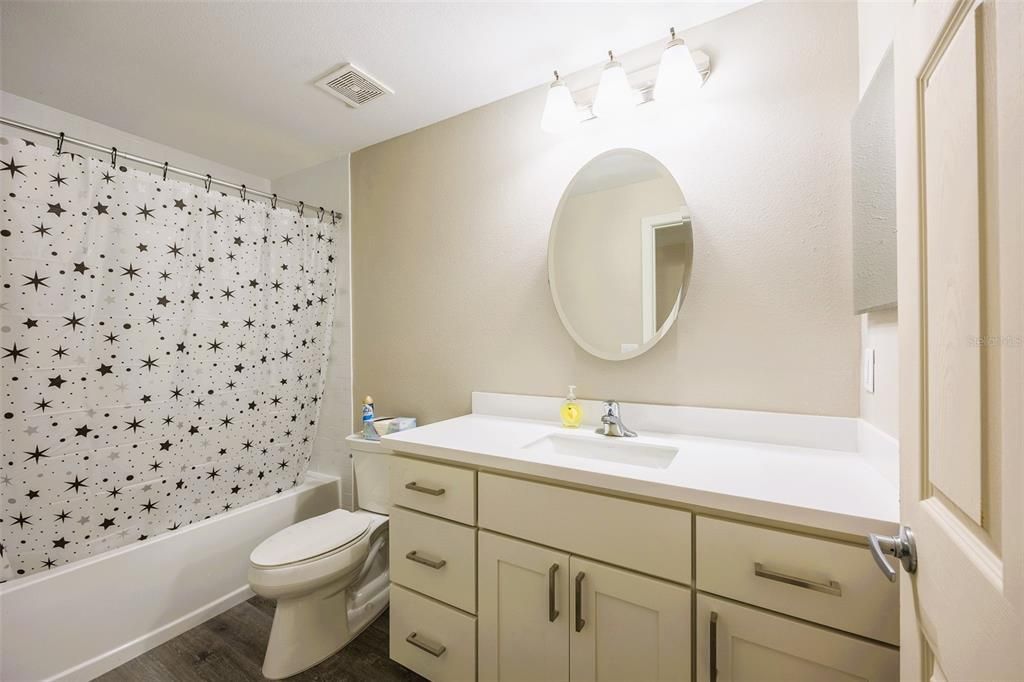 For Sale: $149,999 (3 beds, 2 baths, 1076 Square Feet)