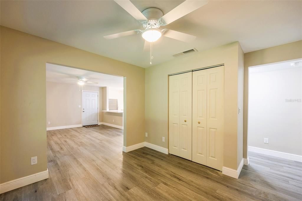 For Sale: $149,999 (3 beds, 2 baths, 1076 Square Feet)