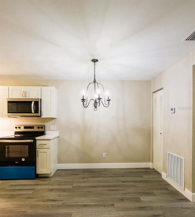 For Sale: $149,999 (3 beds, 2 baths, 1076 Square Feet)
