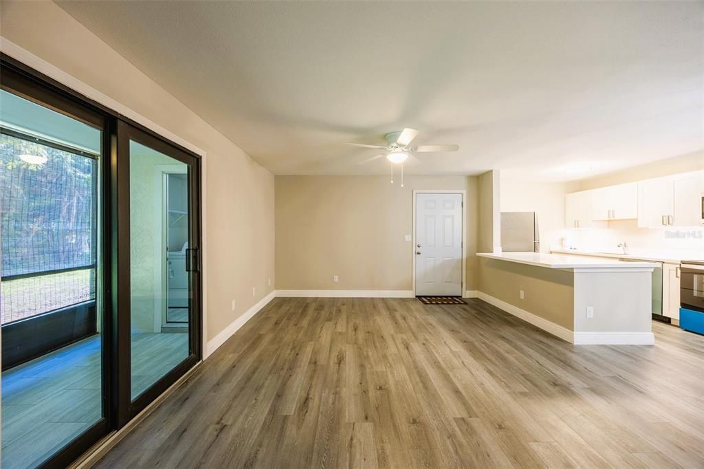 For Sale: $149,999 (3 beds, 2 baths, 1076 Square Feet)