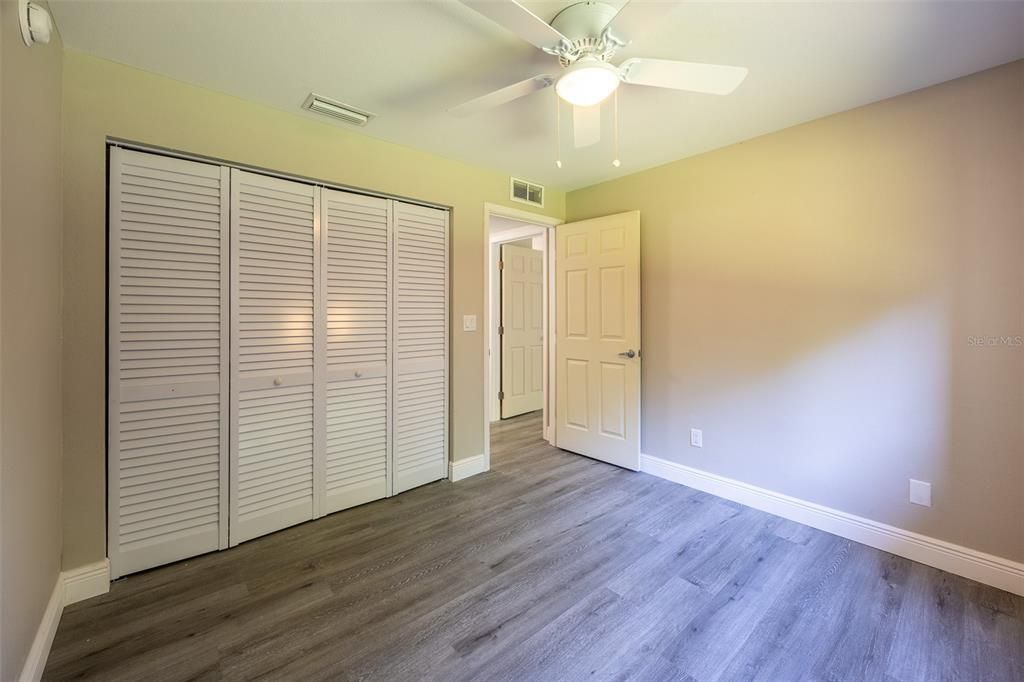 For Sale: $149,999 (3 beds, 2 baths, 1076 Square Feet)