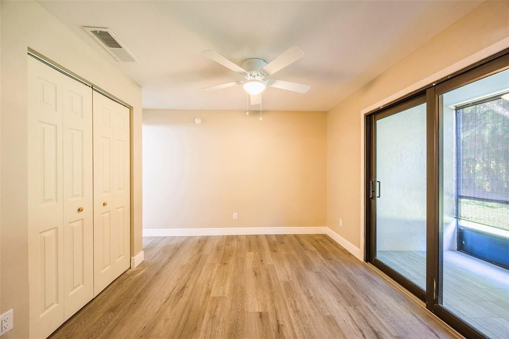 For Sale: $149,999 (3 beds, 2 baths, 1076 Square Feet)