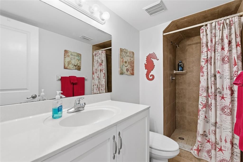 En Venta: $475,000 (2 camas, 2 baños, 889 Pies cuadrados)