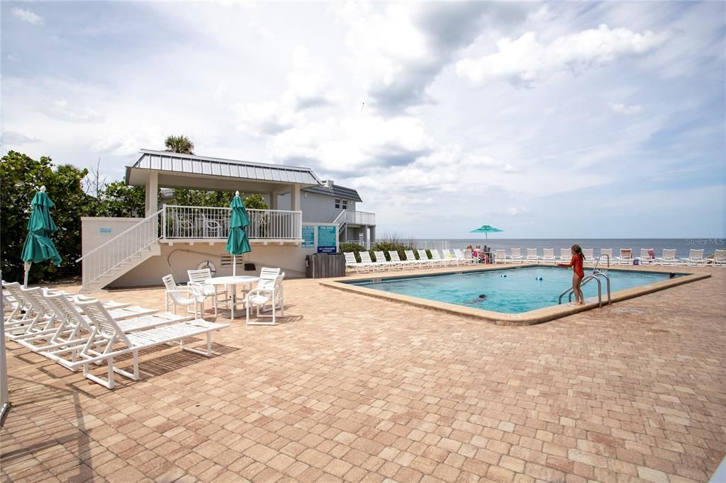 En Venta: $475,000 (2 camas, 2 baños, 889 Pies cuadrados)