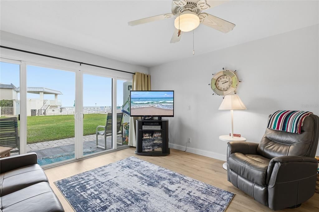 En Venta: $475,000 (2 camas, 2 baños, 889 Pies cuadrados)