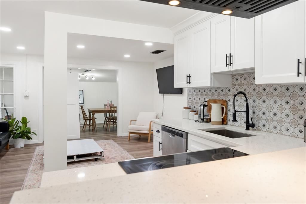 В аренду: $2,800 (2 спален, 1 ванн, 1267 Квадратных фут)