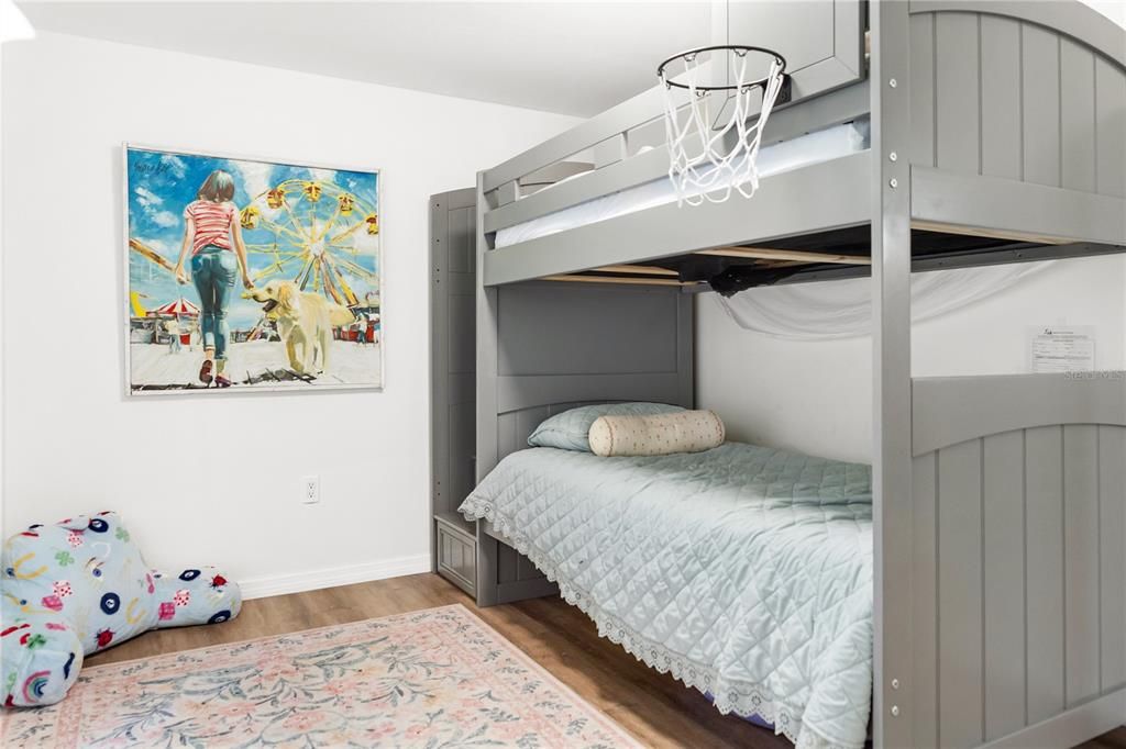 В аренду: $2,800 (2 спален, 1 ванн, 1267 Квадратных фут)