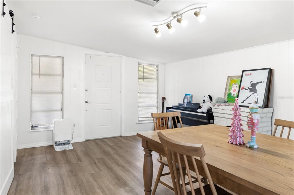 В аренду: $2,800 (2 спален, 1 ванн, 1267 Квадратных фут)